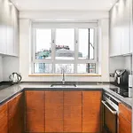 Luxurious 2 Bedroom South Kensington Residence
