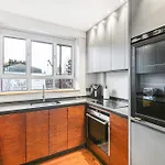 Luxurious 2 Bedroom South Kensington Residence