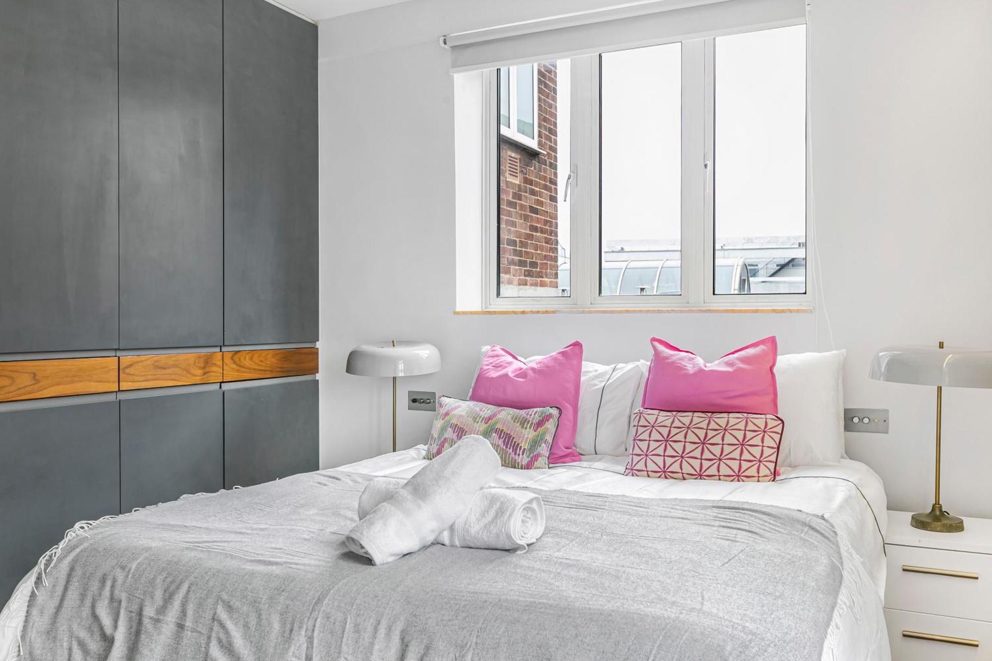 Luxurious 2 Bedroom South Kensington *