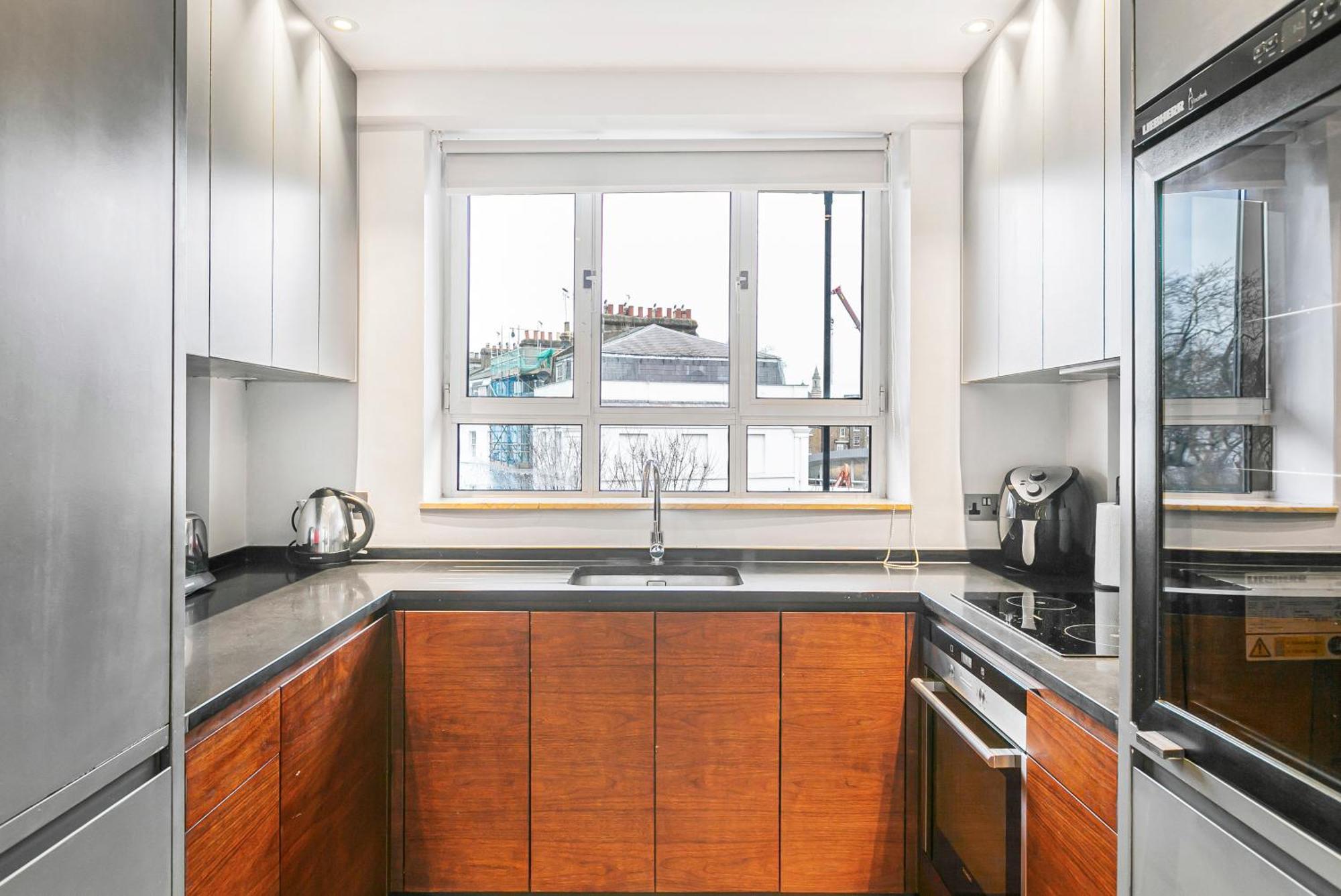 Luxurious 2 Bedroom South Kensington Appartamento