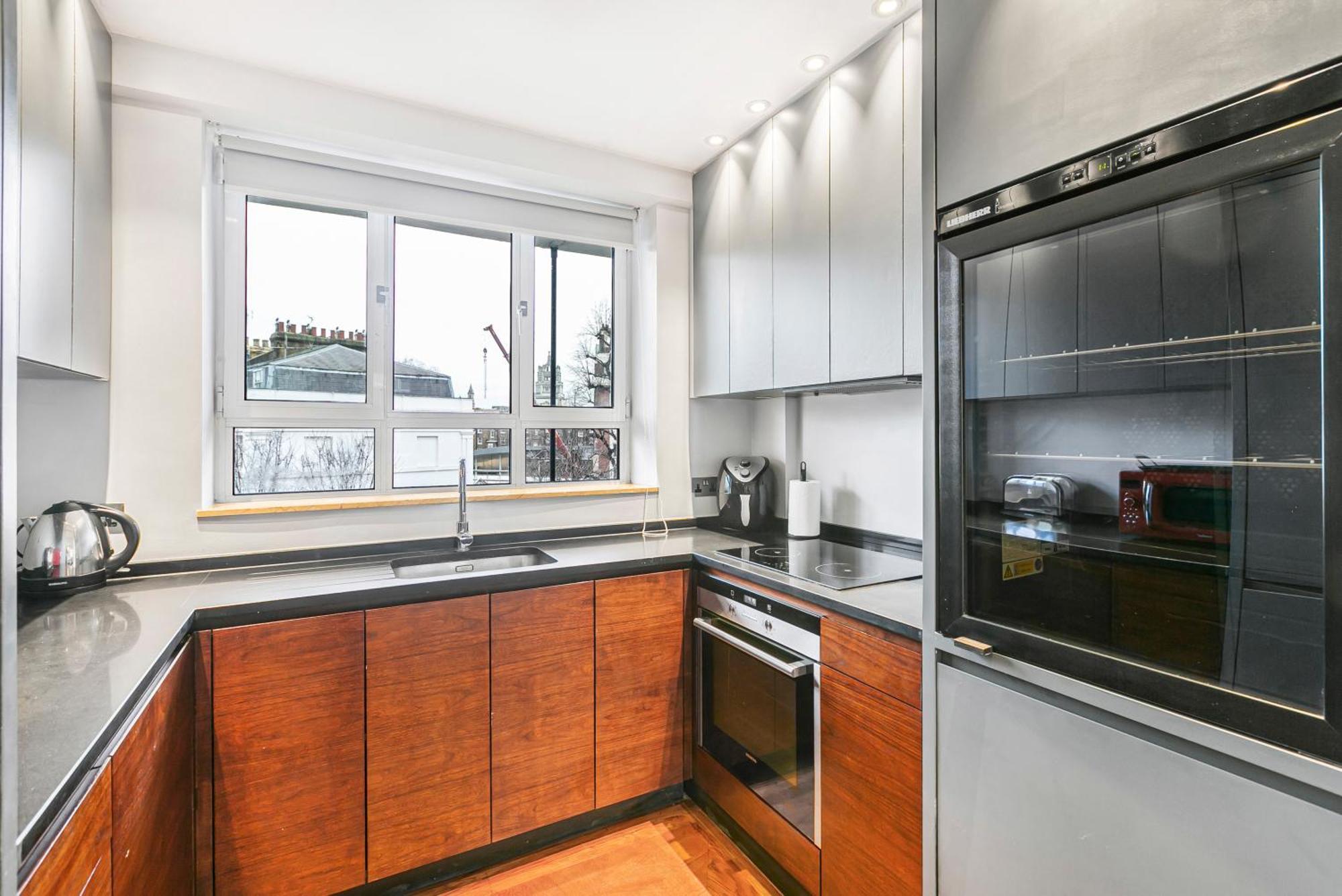 Luxurious 2 Bedroom South Kensington *